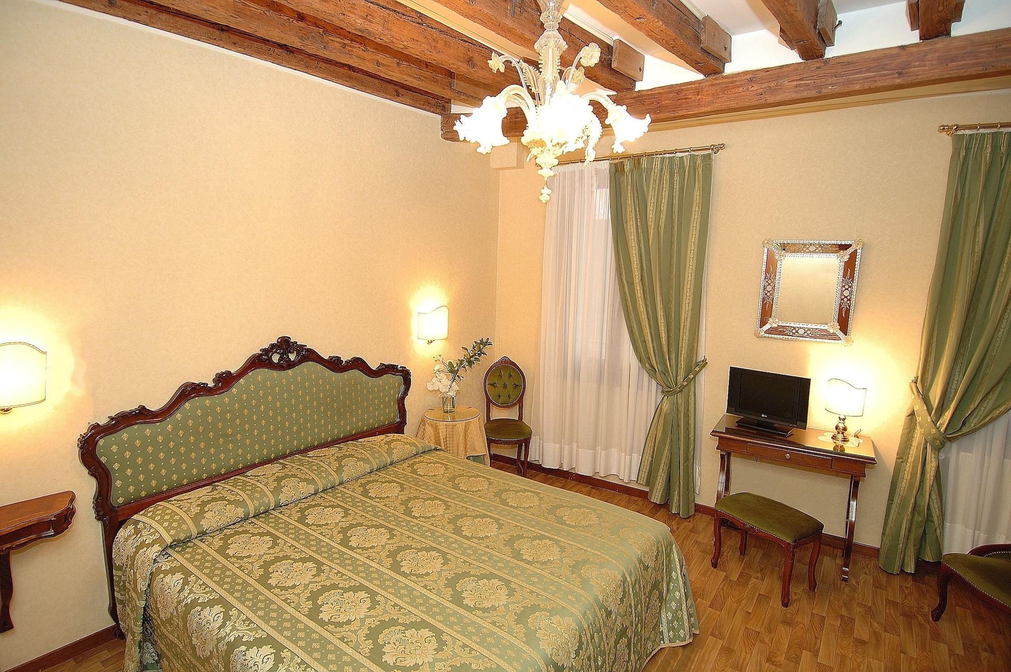 Hotel Da Bruno Venice Room photo